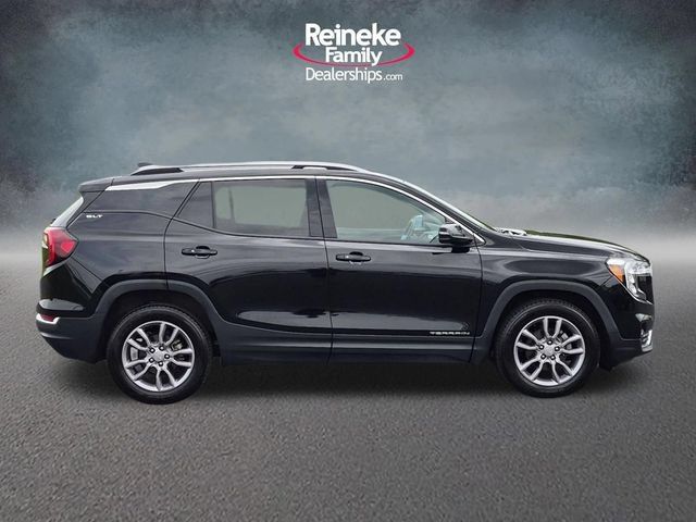 Used 2024 GMC Terrain SLT AWD/4WD image 4