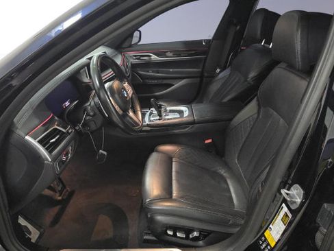 Used 2020 BMW 740i xDrive w/ M Sport Package AWD/4WD image 4