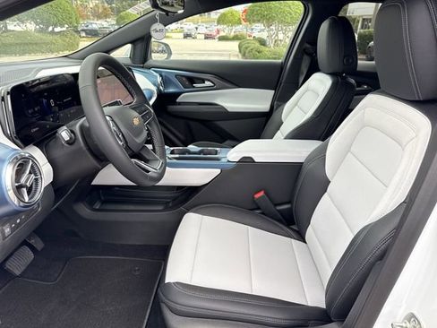 New 2026 Chevrolet Equinox EV LT image 10