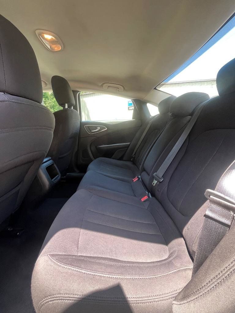Used 2015 Chrysler 200 Limited FWD image 23