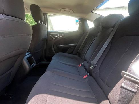 Used 2015 Chrysler 200 Limited FWD image 23