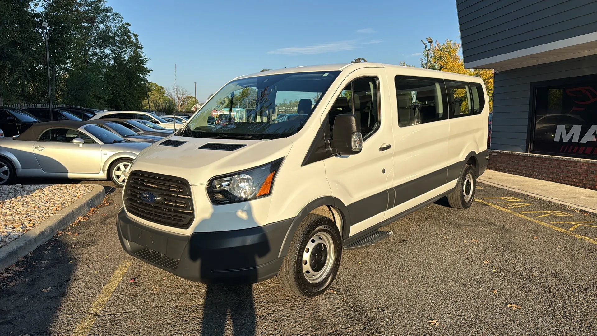 Used 2018 Ford Transit 350 XL RWD image 1