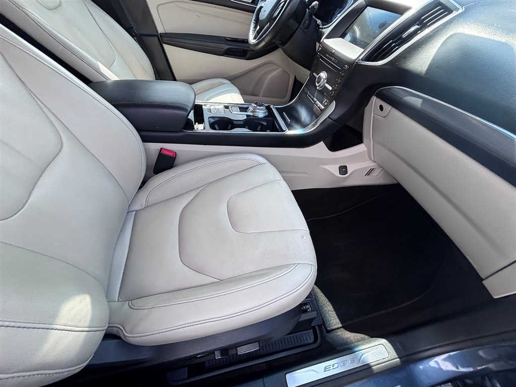 Used 2019 Ford Edge Titanium w/ Cargo Accessory Package FWD image 30
