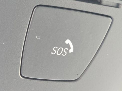 Used 2025 BMW X7 M60i image 9