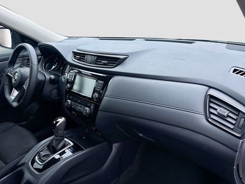 Used 2018 Nissan Rogue SV FWD image 34