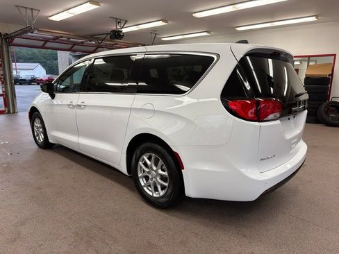 New 2027 Chrysler Pacifica LX FWD image 22