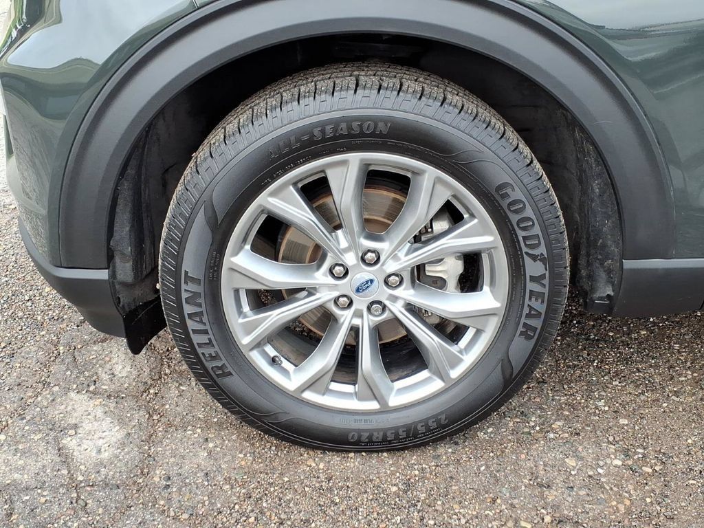 Used 2023 Ford Explorer XLT w/ Equipment Group 202A AWD/4WD image 9
