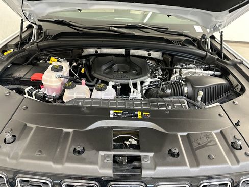 Used 2023 Jeep Grand Cherokee 4WD 4xe w/ Luxury Tech Group II image 36