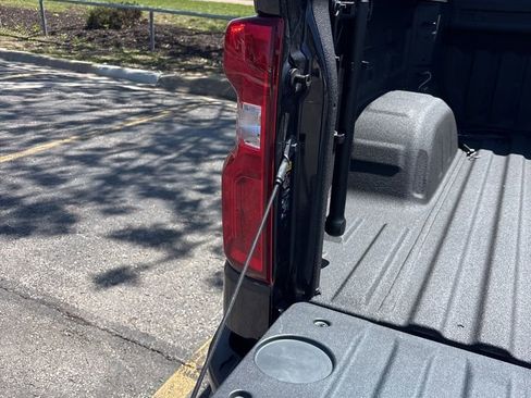 Used 2024 Chevrolet Silverado 1500 RST image 19