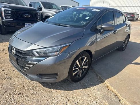 Used 2025 Nissan Versa SV w/ Trunk Package FWD image 1