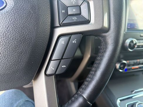 Used 2021 Ford Expedition XLT image 12