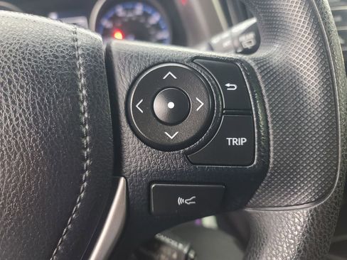 Used 2018 Toyota RAV4 LE image 30