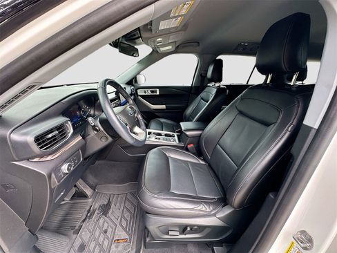 Used 2022 Ford Explorer Limited w/ Equipment Group 301A image 22