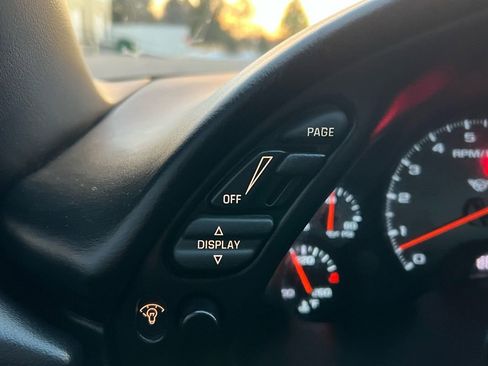 Used 2004 Chevrolet Corvette Convertible w/ Preferred Equipment Group image 20