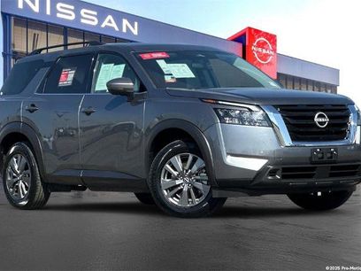 Certified 2024 Nissan Pathfinder SV