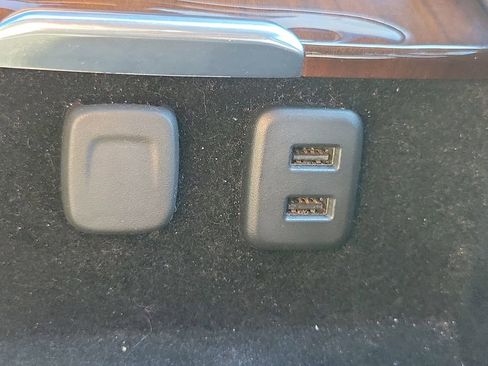 Used 2019 Cadillac Escalade ESV Luxury image 27