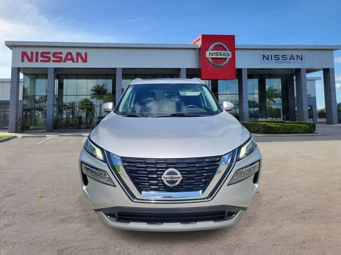 Used 2021 Nissan Rogue SV w/ Premium Package AWD/4WD image 6