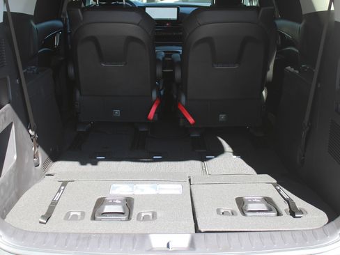 New 2027 Kia Carnival SX Prestige FWD image 12