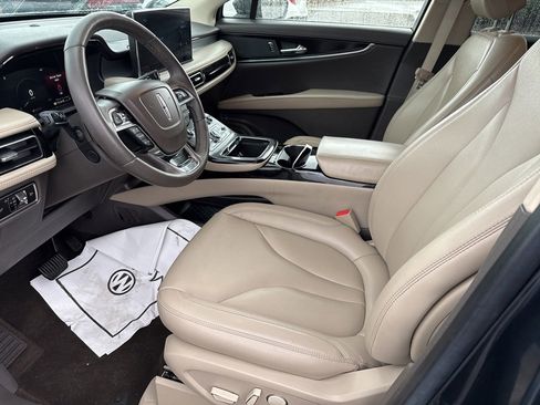 Certified 2023 Lincoln Nautilus FWD w/ Premium Package image 16