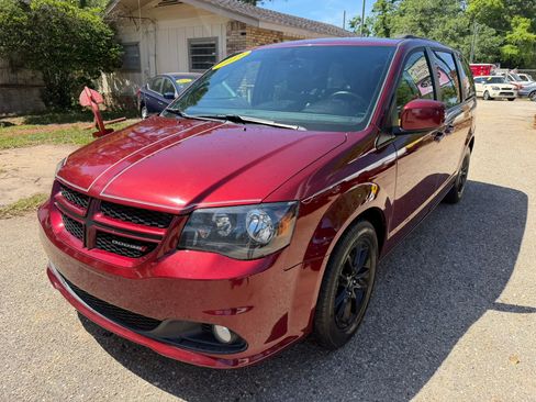 Used 2019 Dodge Grand Caravan GT image 1