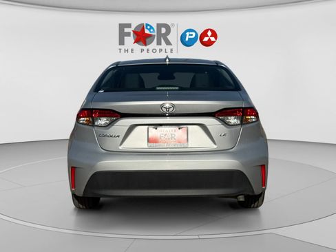 Used 2025 Toyota Corolla LE FWD image 4