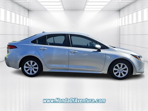 Used 2024 Toyota Corolla LE image 2