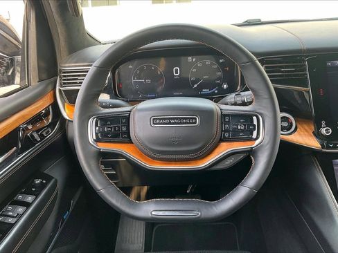 Used 2024 Jeep Grand Wagoneer Series III w/ HD Trailer Tow Package image 10