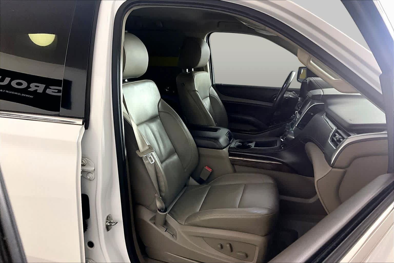 Used 2015 Chevrolet Suburban LT w/ Texas Edition RWD image 9