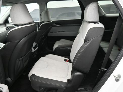 Used 2021 Hyundai Palisade SEL w/ Convenience Package image 18