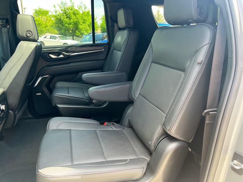 Used 2024 GMC Yukon XL Denali AWD/4WD image 26