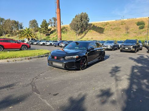 Used 2025 Honda Civic Type R image 3