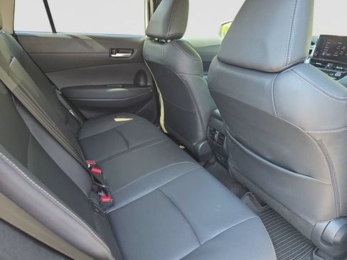 Used 2023 Toyota Corolla Cross XLE FWD image 30