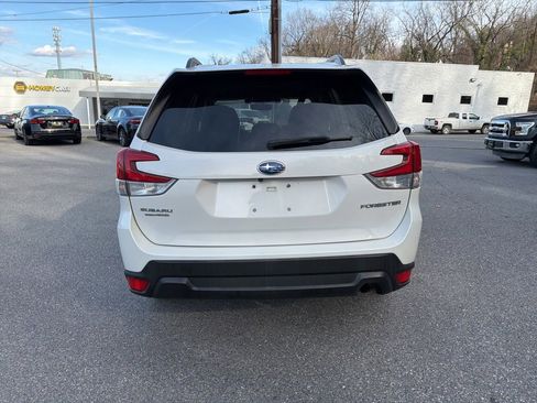 Used 2019 Subaru Forester Premium w/ All-Weather Package image 5