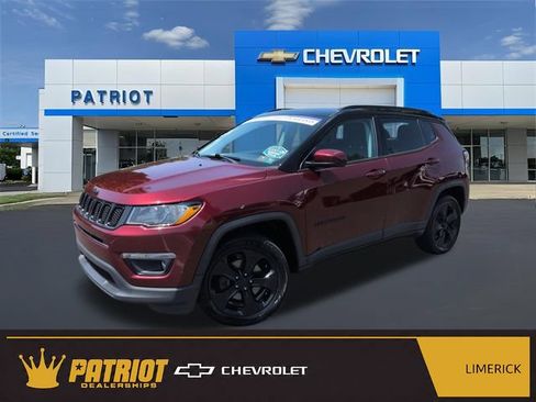 Used 2021 Jeep Compass Latitude w/ Sun and Sound Group AWD/4WD image 1