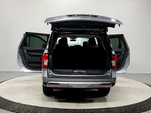 Used 2024 Ford Expedition Max XLT image 14