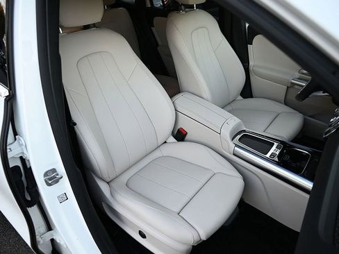 Certified 2025 Mercedes-Benz GLA 250 image 8