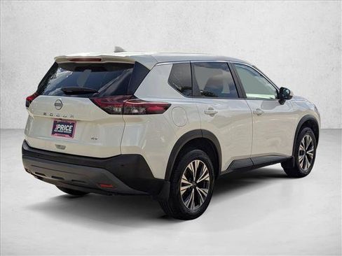 Used 2023 Nissan Rogue SV image 5