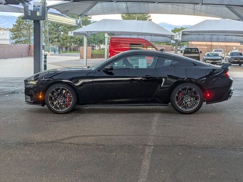 Used 2025 Ford Mustang GT Premium w/ GT Performance Package image 5