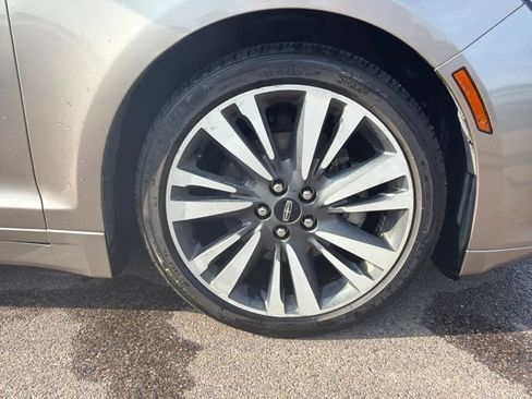 Used 2018 Lincoln MKZ Reserve FWD image 11