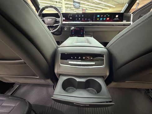 Used 2025 Cadillac Escalade V w/ LPO, ONYX Package image 60