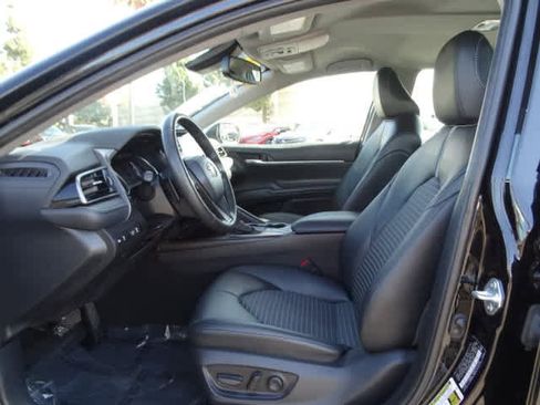 Used 2023 Toyota Camry SE w/ Convenience Package image 17