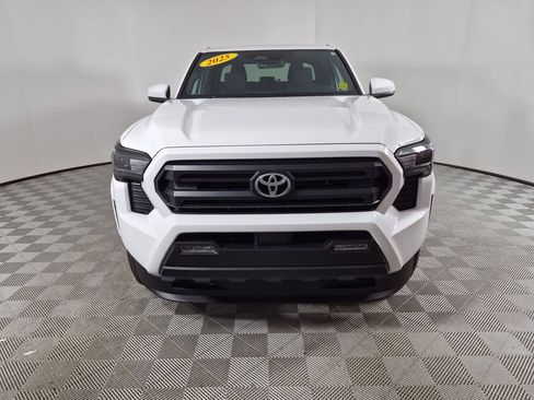Used 2025 Toyota Tacoma SR5 AWD/4WD image 8