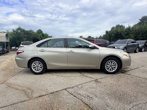 Used 2016 Toyota Camry LE FWD image 4