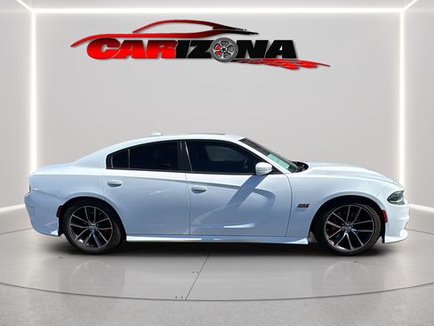 Used 2016 Dodge Charger R/T Scat Pack w/ Technology Group RWD image 4