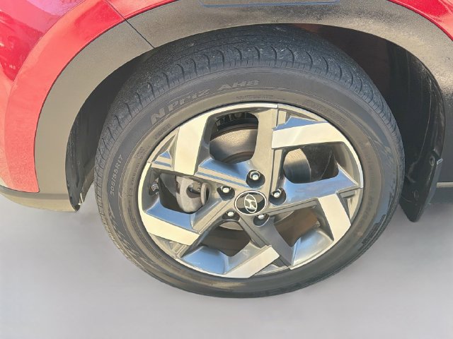 Used 2022 Hyundai Venue Limited FWD image 31