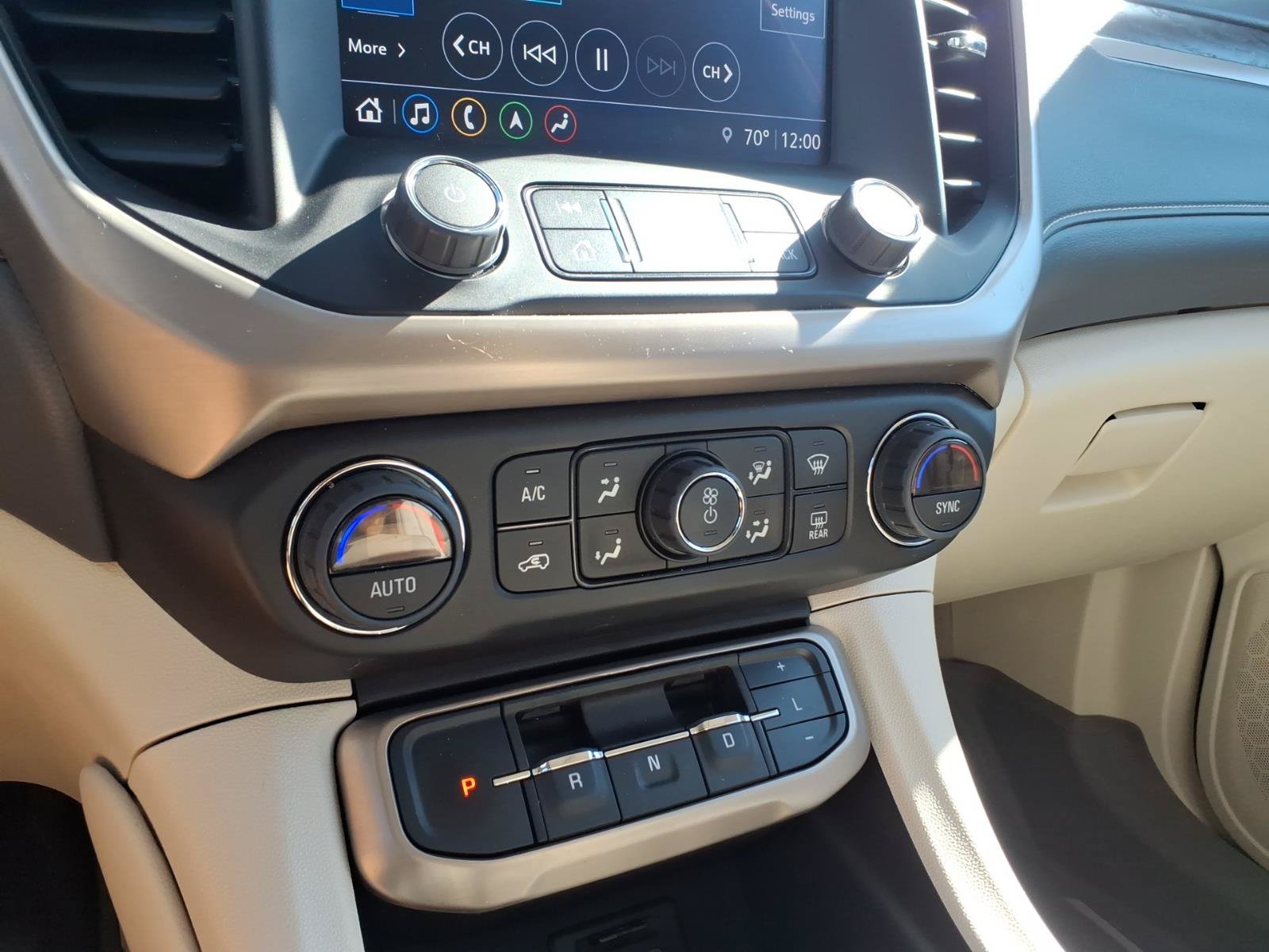 Used 2022 GMC Acadia Denali w/ Denali Ultimate Package AWD/4WD image 22