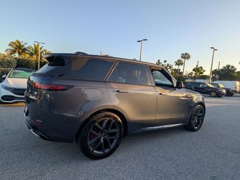 Used 2023 Land Rover Range Rover Sport SE Dynamic image 12