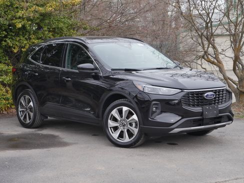 Certified 2025 Ford Escape Platinum AWD/4WD image 8