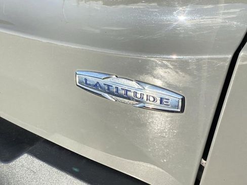 Used 2020 Jeep Renegade Latitude w/ Cold Weather Group image 29