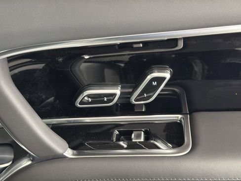 New 2026 Land Rover Range Rover Long Wheelbase SE image 33